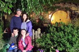 hobbiton-family-5